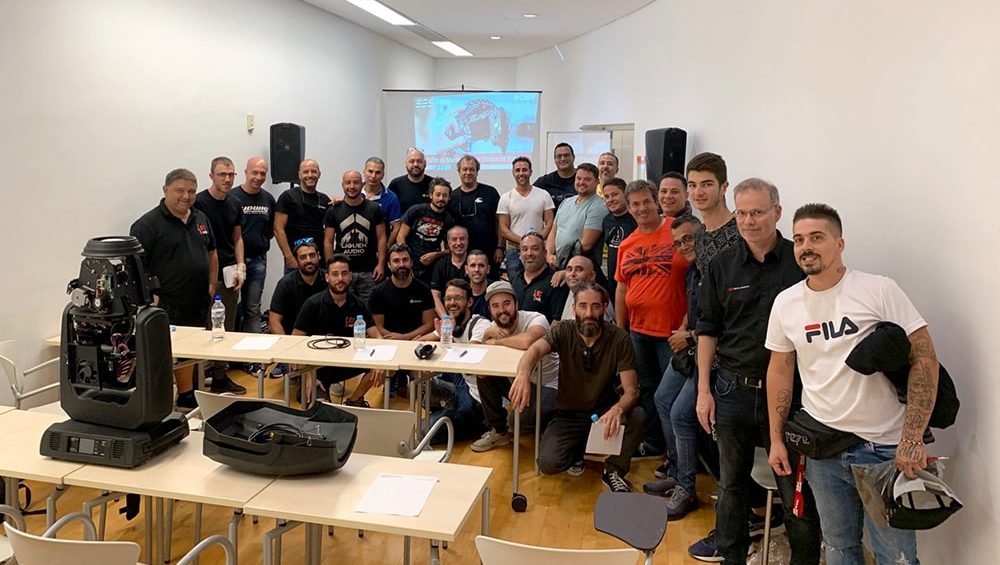 El Taller de Mantenimiento Técnico de Robe organizado por EES aterriza en Canarias arropado por numerosos profesionales