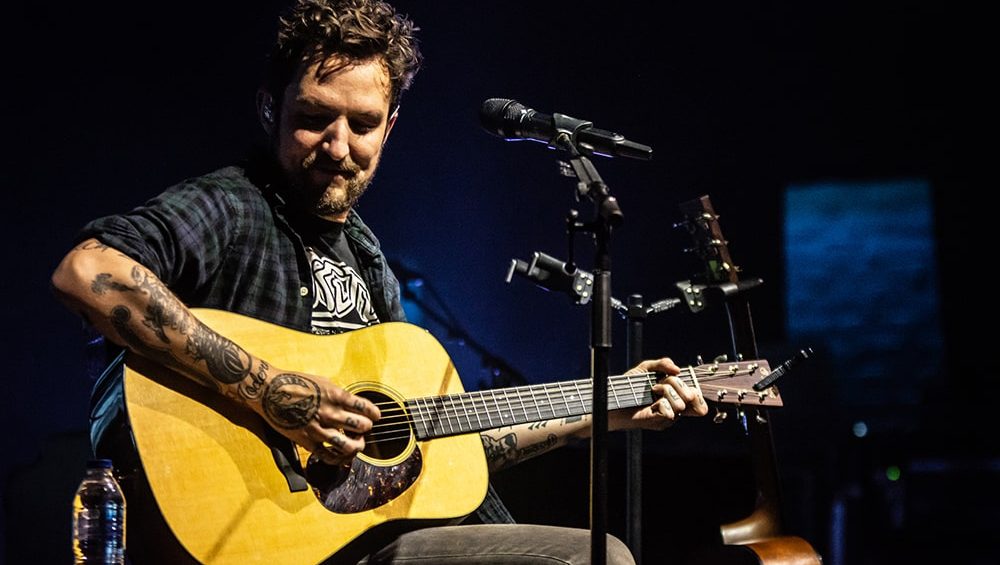 Frank Turner actualiza su sistema de micrófono inalámbrico con Sennheiser Digital 6000