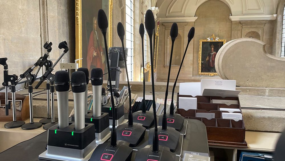 Sennheiser SpeechLine Digital Wireless restaura la usabilidad de la extraordinaria sala de reuniones del siglo XV del All Souls College