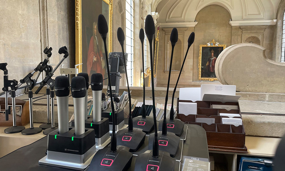 Sennheiser SpeechLine Digital Wireless restaura la usabilidad de la extraordinaria sala de reuniones del siglo XV del All Souls College